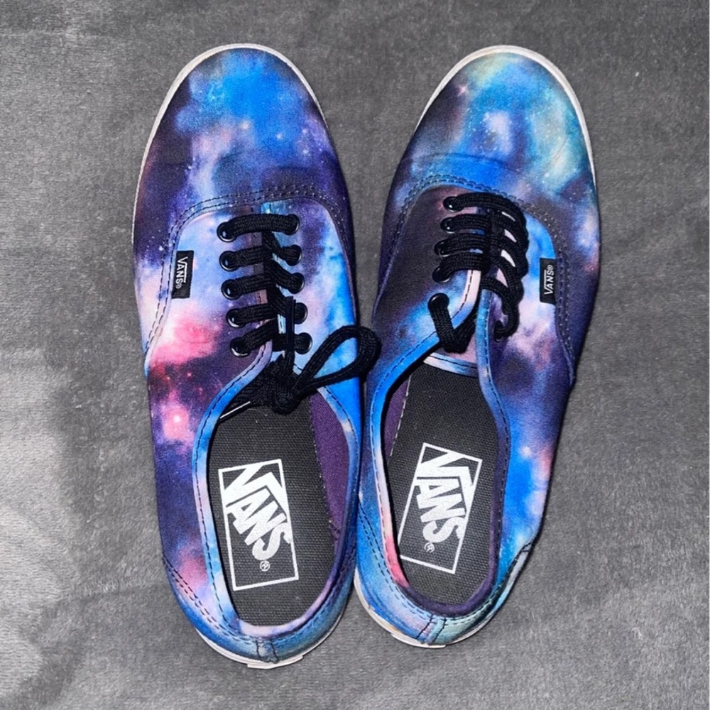 SOLD Galaxy vans size US mens 6 and women’s 7.5